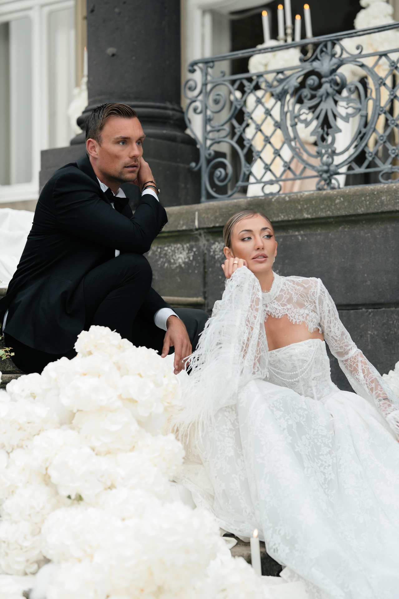 Diana & Chris Editorial Hochzeitsfotografie Perlenkette Schloss – ziraa.graphy Fine Art