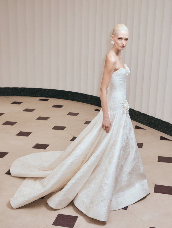 Structured Romance Brautkleid 2027